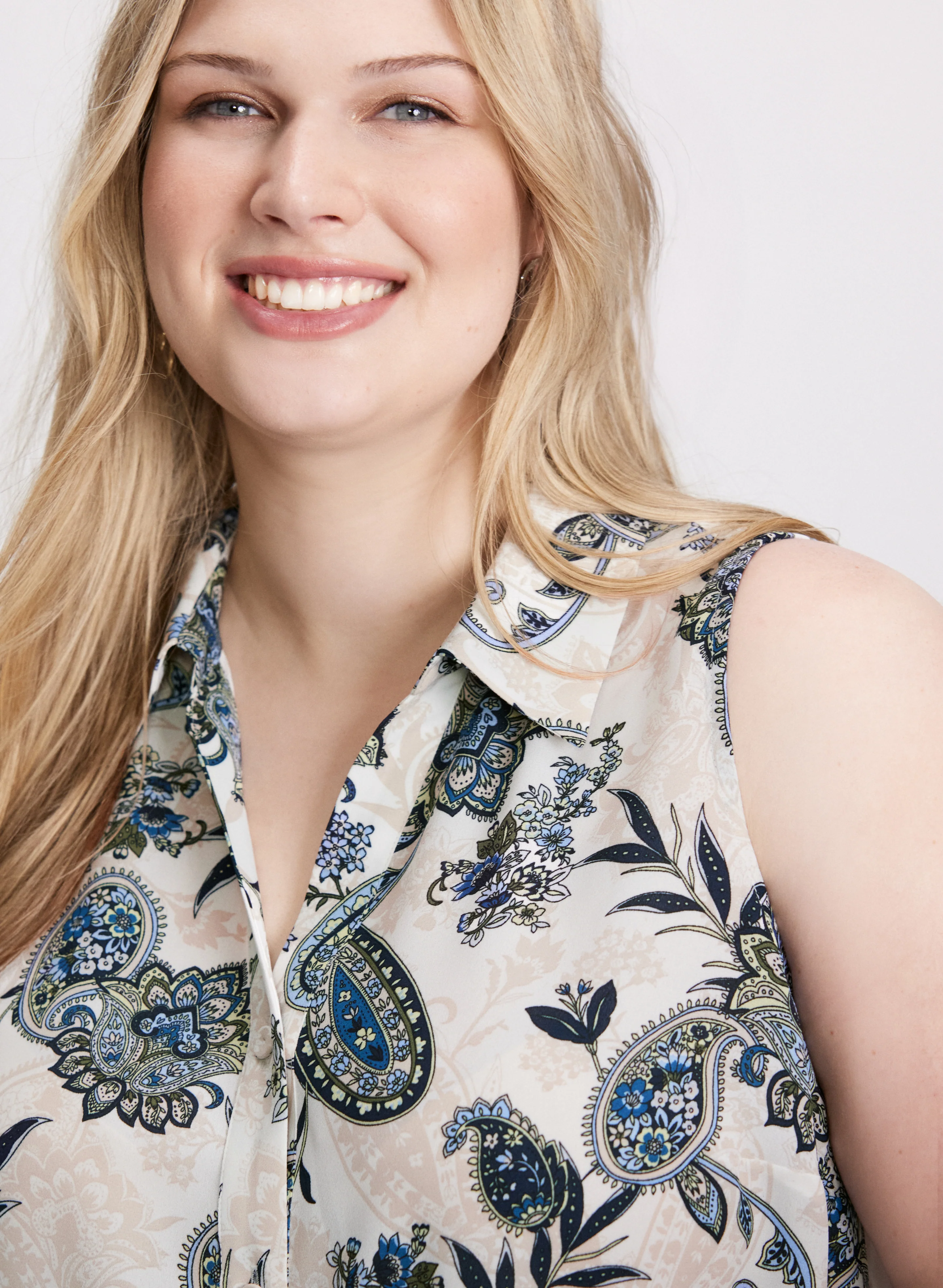 Sleeveless Paisley Print Blouse - Image 2