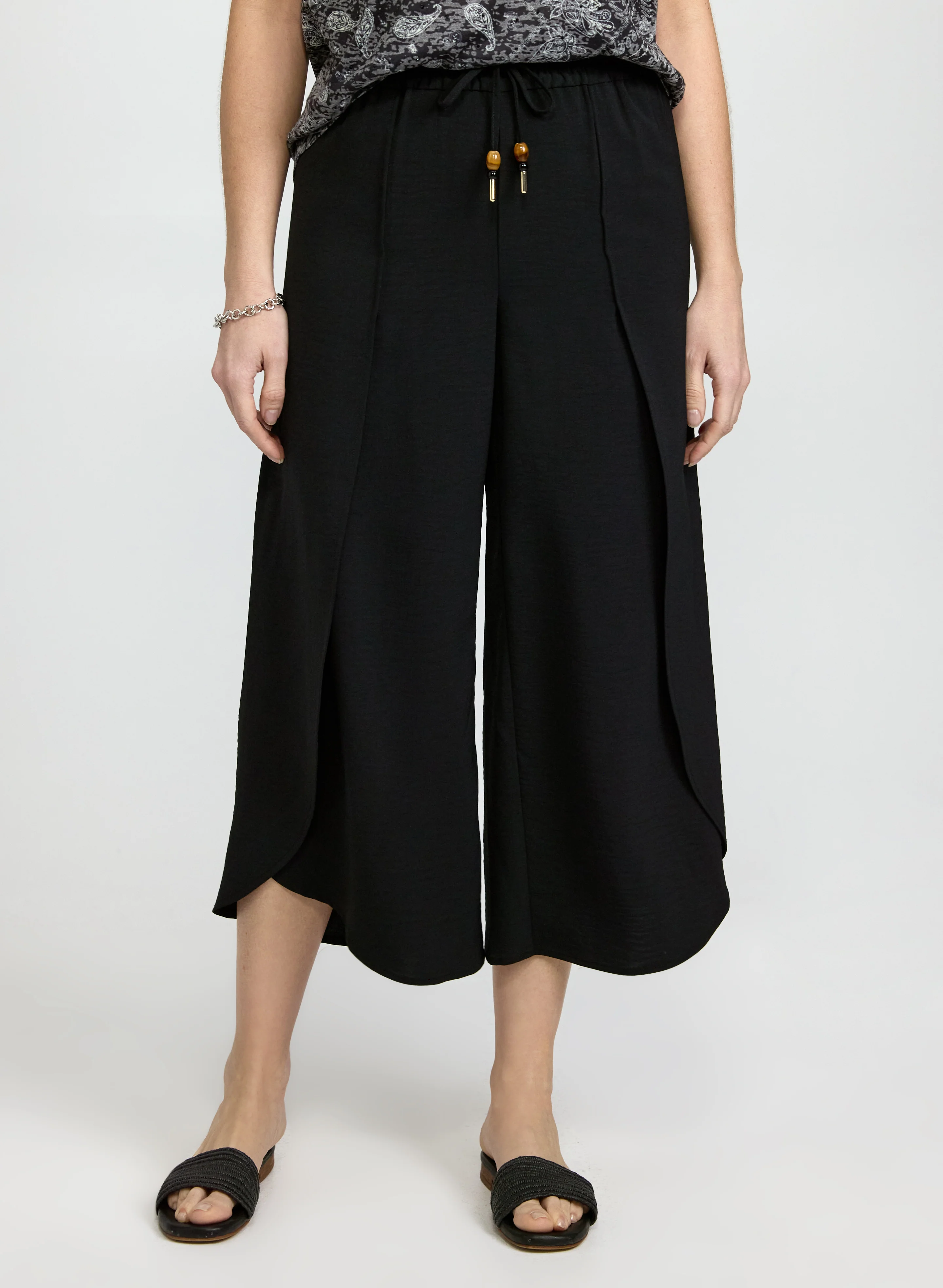 Wide-Leg Pull-On Capris